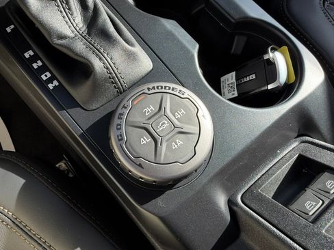 New 2025 Ford Bronco Badlands image 30