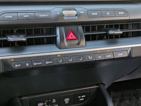 Used 2025 Kia K4 LXS image 17