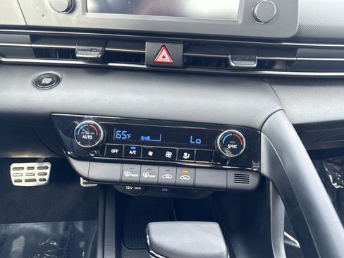 Used 2025 Hyundai Elantra Sport FWD image 20