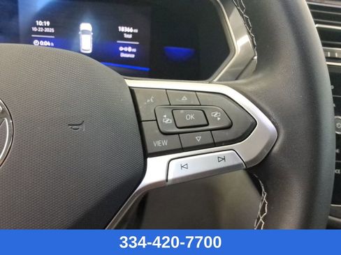 Certified 2022 Volkswagen Tiguan SE image 25