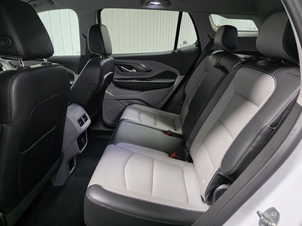 Used 2023 GMC Terrain SLT w/ Infotainment Package II AWD/4WD image 10
