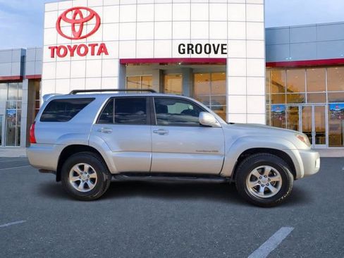 Used 2008 Toyota 4Runner SR5 AWD/4WD image 7