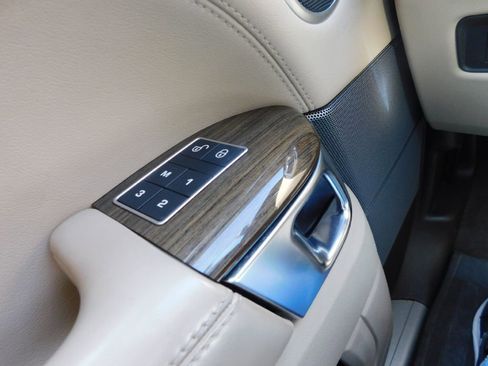 Used 2016 Land Rover Range Rover Sport HSE image 33