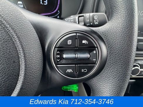 Used 2025 Kia Soul LX image 24