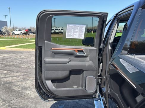 Used 2023 GMC Sierra 1500 Denali w/ Technology Package AWD/4WD image 37