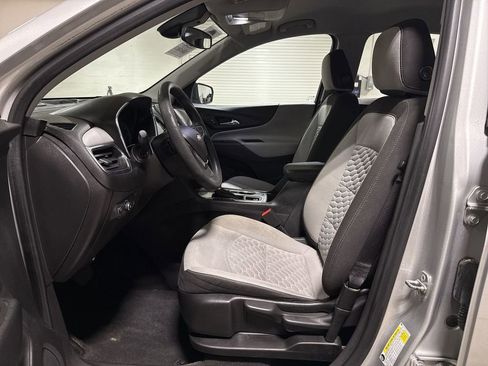 Used 2020 Chevrolet Equinox LS FWD image 19