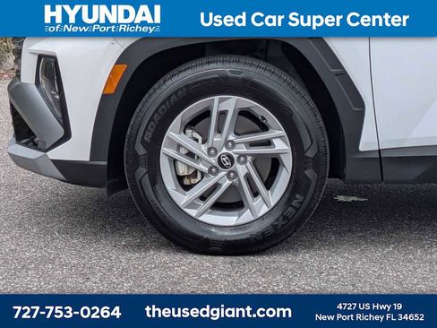 Used 2025 Hyundai Tucson SE image 10