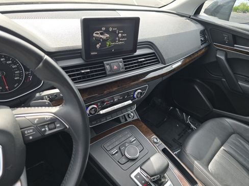 Used 2018 Audi Q5 2.0T Premium AWD/4WD image 25