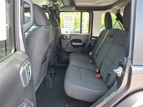 Used 2021 Jeep Wrangler Unlimited Sport AWD/4WD image 12