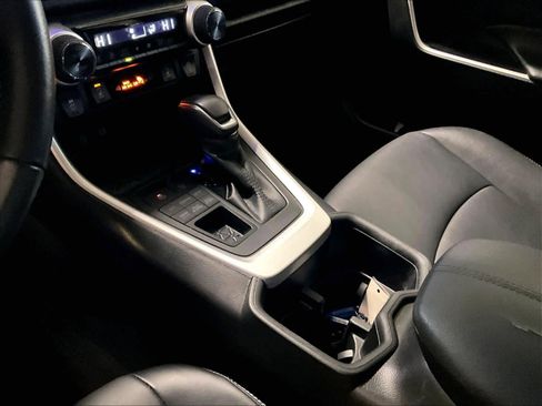 Used 2023 Toyota RAV4 XLE Premium image 20