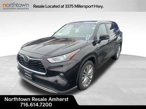 Used 2021 Toyota Highlander Platinum AWD/4WD image 1