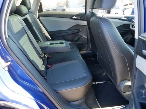 Certified 2023 Volkswagen Taos SE w/ Panoramic Sunroof Package image 19