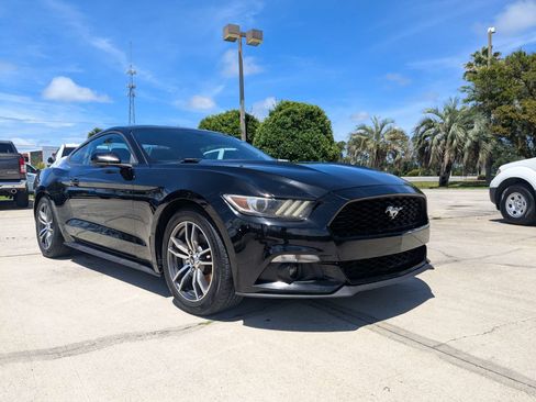 Used 2017 Ford Mustang Coupe RWD image 2