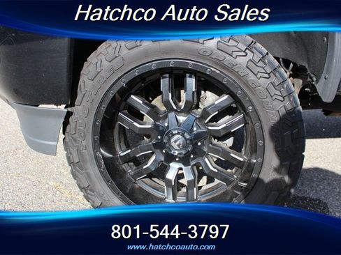 Used 2017 GMC Sierra 2500 Denali w/ Duramax Plus Package AWD/4WD image 8