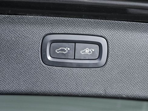 Certified 2023 Volvo XC90 B6 Plus w/ Protection Package Premier AWD/4WD image 33