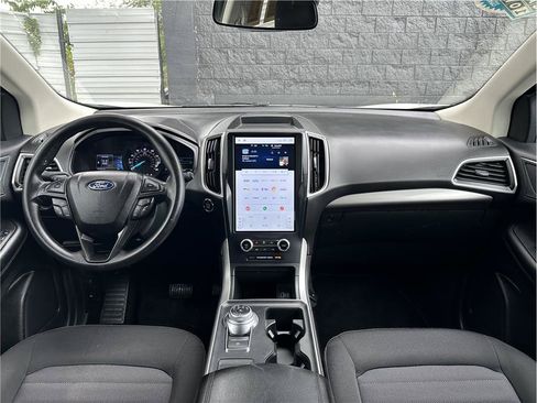 Used 2024 Ford Edge SE w/ Black Appearance Package AWD/4WD image 19
