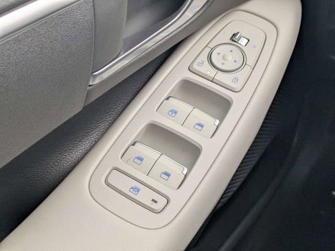 Used 2025 Hyundai Sonata SE image 20