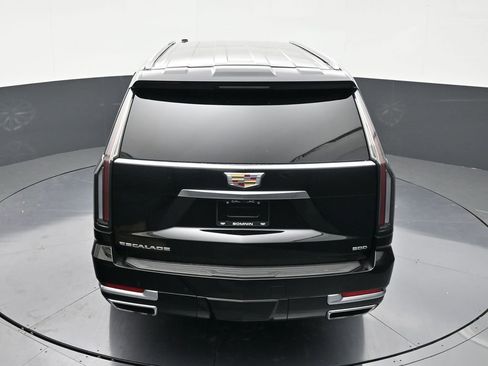 Certified 2025 Cadillac Escalade ESV Luxury image 15