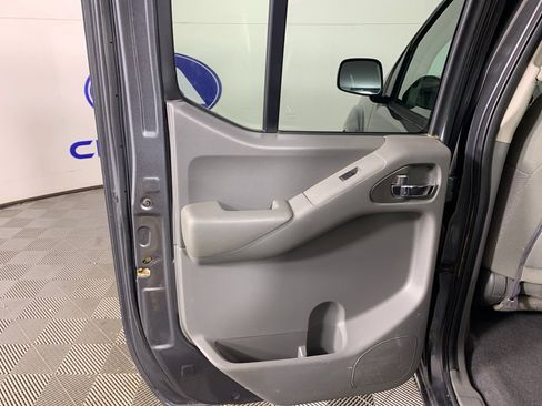 Used 2020 Nissan Frontier SV image 26