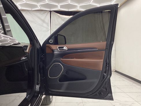 Used 2017 Jeep Grand Cherokee Summit image 19