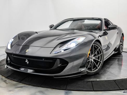 Used 2023 Ferrari 812 GTS RWD image 5