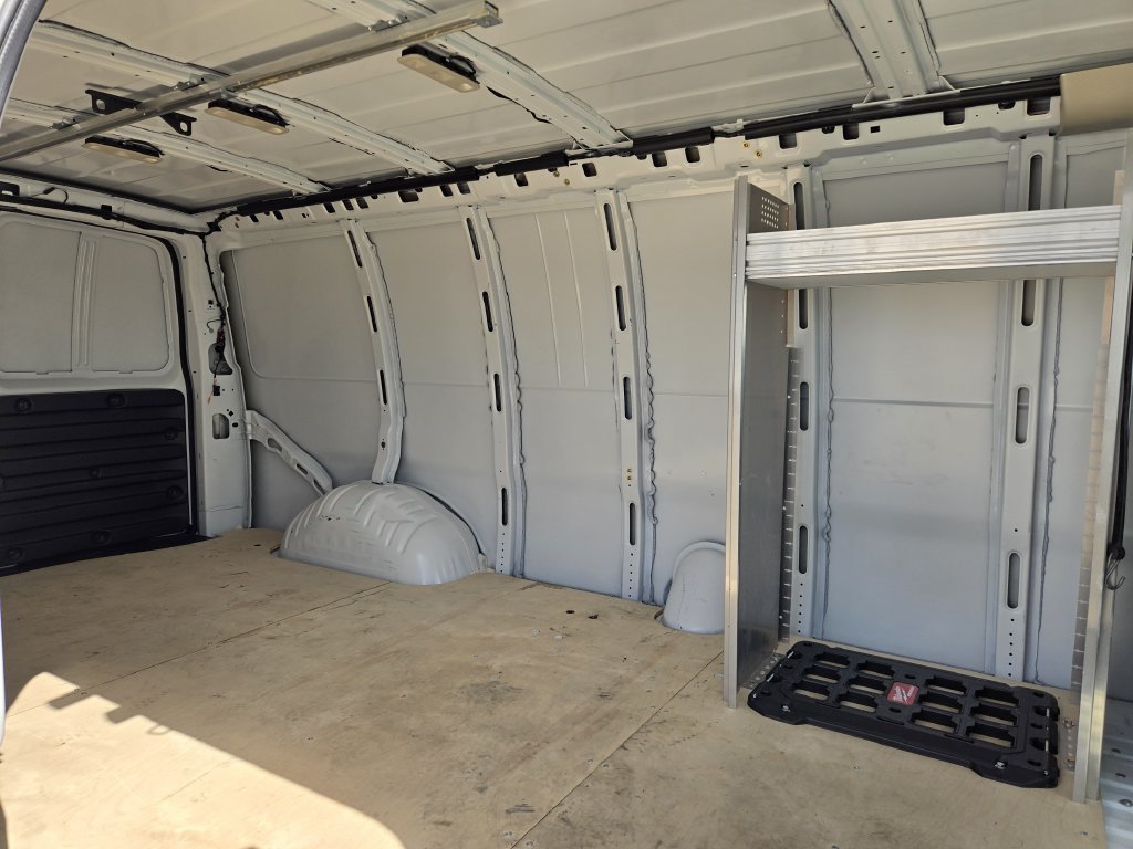 Used 2025 Chevrolet Express 2500 Extended w/ Communications Package RWD image 32
