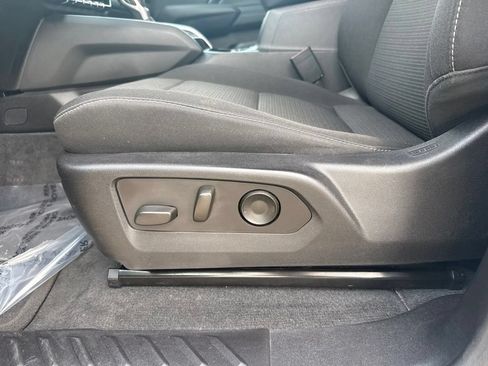 Used 2023 Chevrolet Colorado LT w/ LT Convenience Package II AWD/4WD image 10