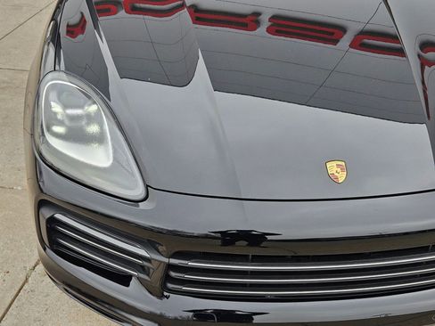 Used 2022 Porsche Cayenne S image 12