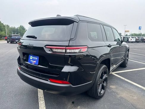 Used 2023 Jeep Grand Cherokee L Laredo AWD/4WD image 5