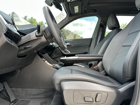 Used 2025 BMW X1 xDrive28i w/ Technology Package image 17