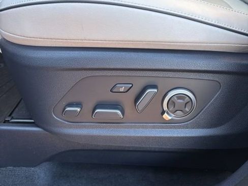 Used 2024 Hyundai Palisade Calligraphy image 24