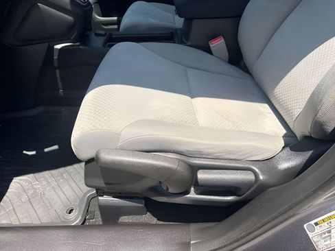 Used 2016 Honda CR-V SE image 10
