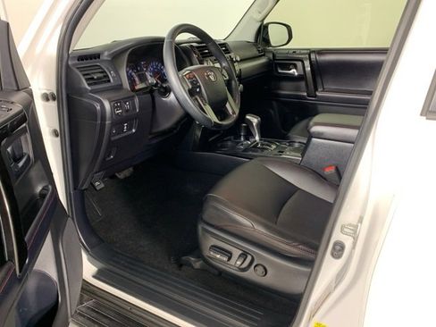 Used 2018 Toyota 4Runner TRD Off-Road Premium image 31