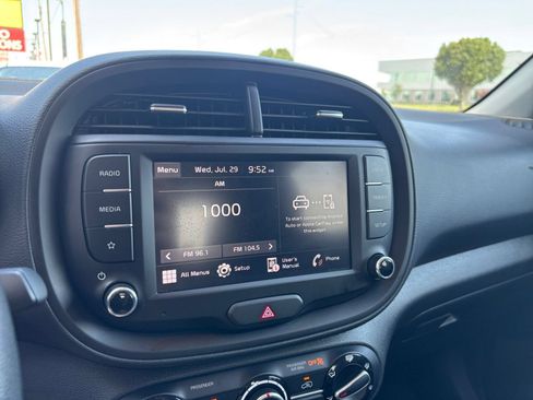 Used 2025 Kia Soul LX w/ LX Technology Package FWD image 20