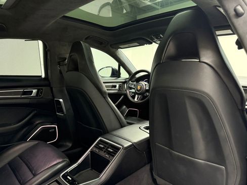 Used 2019 Porsche Panamera Turbo image 33