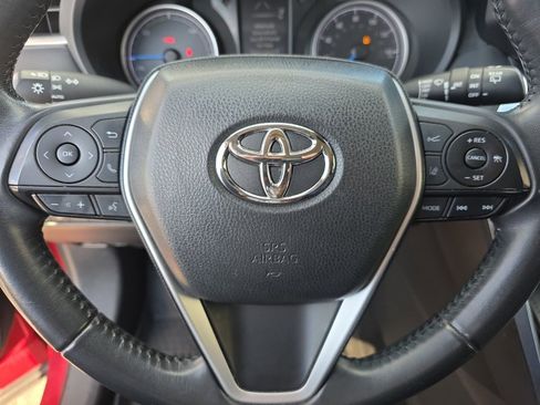 Used 2022 Toyota Venza LE image 19