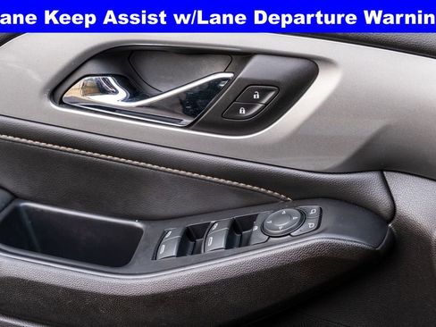 Used 2021 Chevrolet Traverse LT image 13