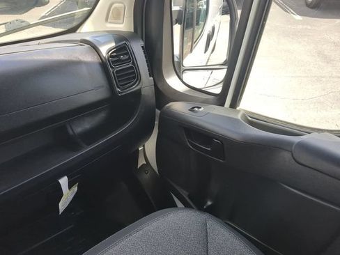 Used 2025 RAM ProMaster 2500 w/ Convenience Group FWD image 18