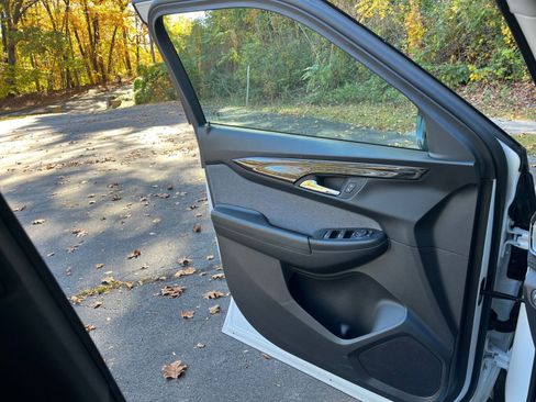 Used 2025 Chevrolet TrailBlazer LT image 18