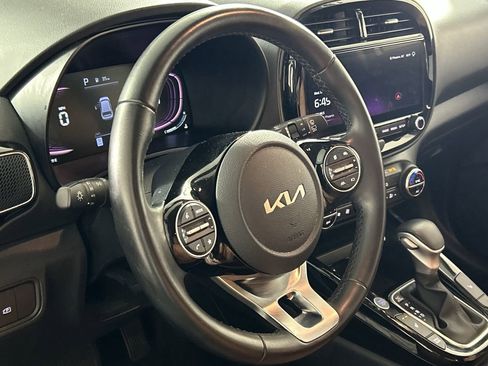 Used 2025 Kia Soul EX image 13