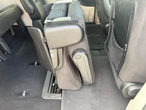 Used 2014 Dodge Grand Caravan SE w/ Quick Order Package 29E SE FWD image 40