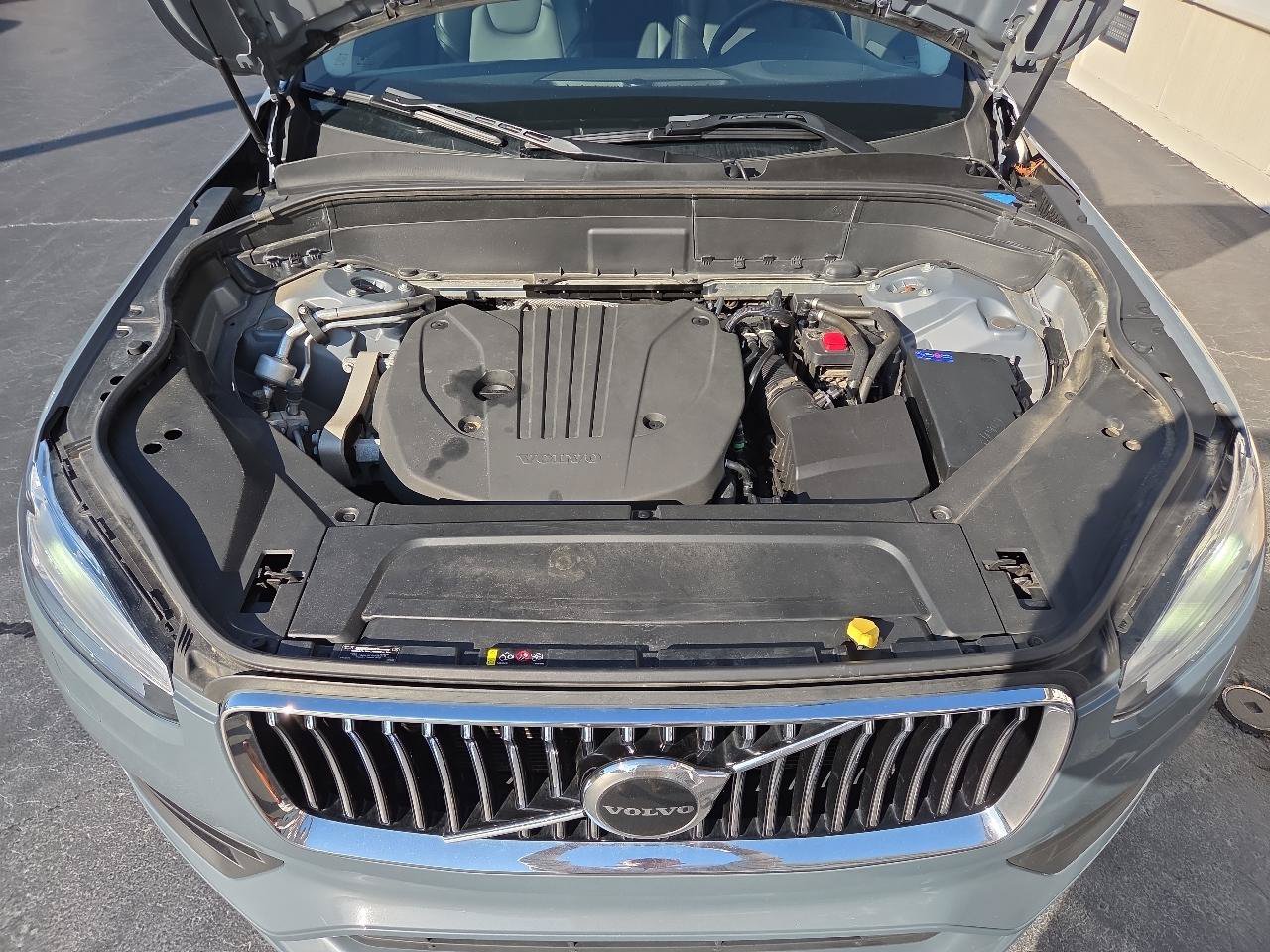 Used 2023 Volvo XC90 B5 Core AWD/4WD image 23