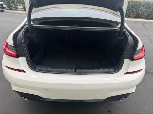 Used 2022 BMW 330i Sedan w/ M Sport Package image 5