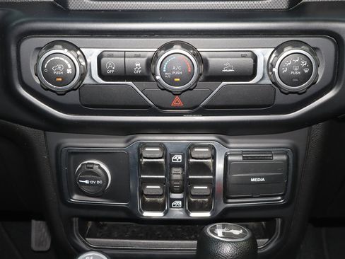 Used 2021 Jeep Wrangler Unlimited Sport image 22