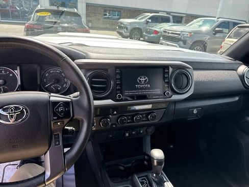 Used 2023 Toyota Tacoma TRD Sport AWD/4WD image 14