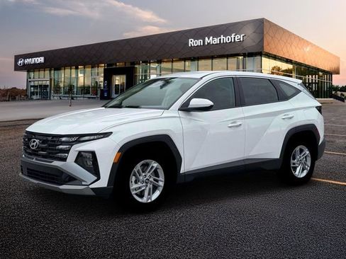 Used 2026 Hyundai Tucson SE FWD image 2