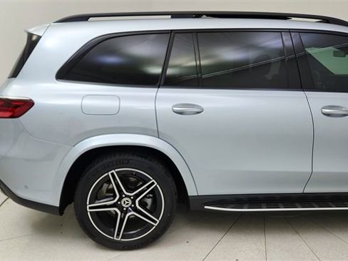 Used 2025 Mercedes-Benz GLS 450 4MATIC image 12