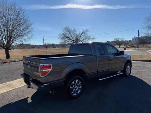 Used 2014 Ford F150 XLT w/ XLT Chrome Package image 5