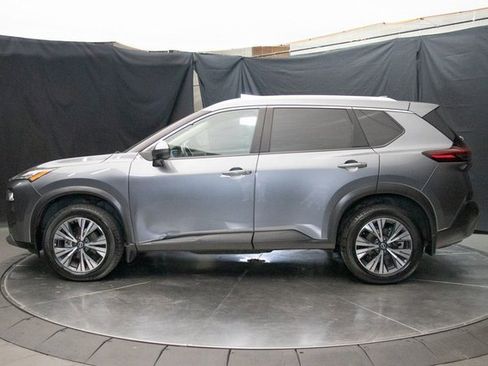 Used 2022 Nissan Rogue SV w/ SV Premium Package image 9