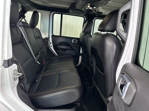 Used 2021 Jeep Wrangler Unlimited Sahara image 27